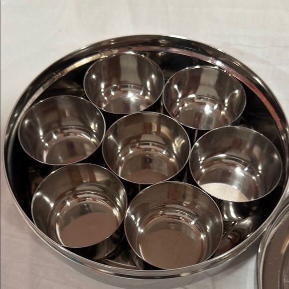 Masala Dabba spice box tiffin Round Silver Metal Box - Picture 3 of 4